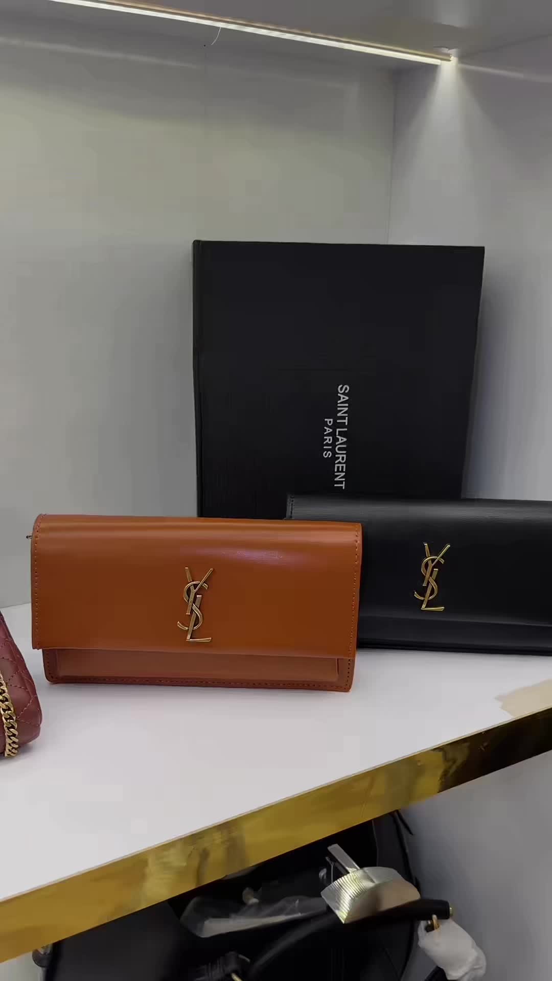 @leo.lux_bags