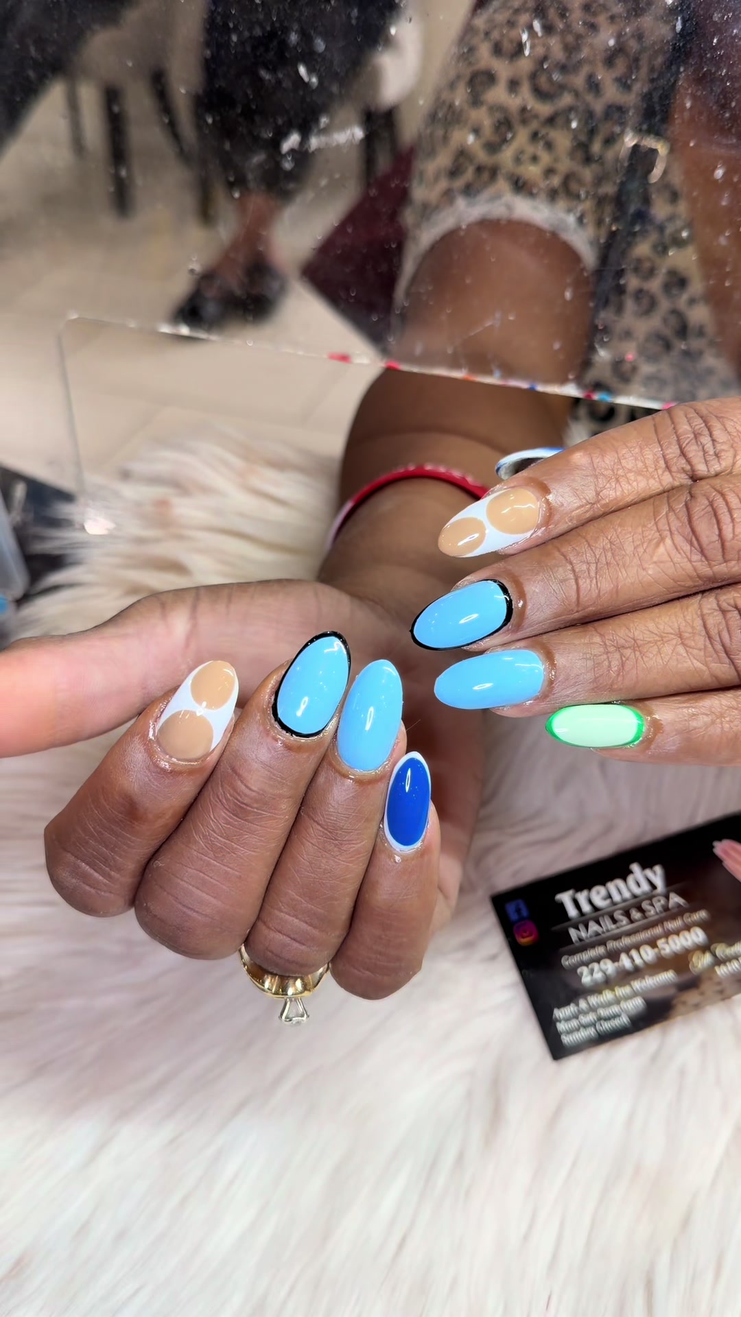 @Trendy Nails & Spa