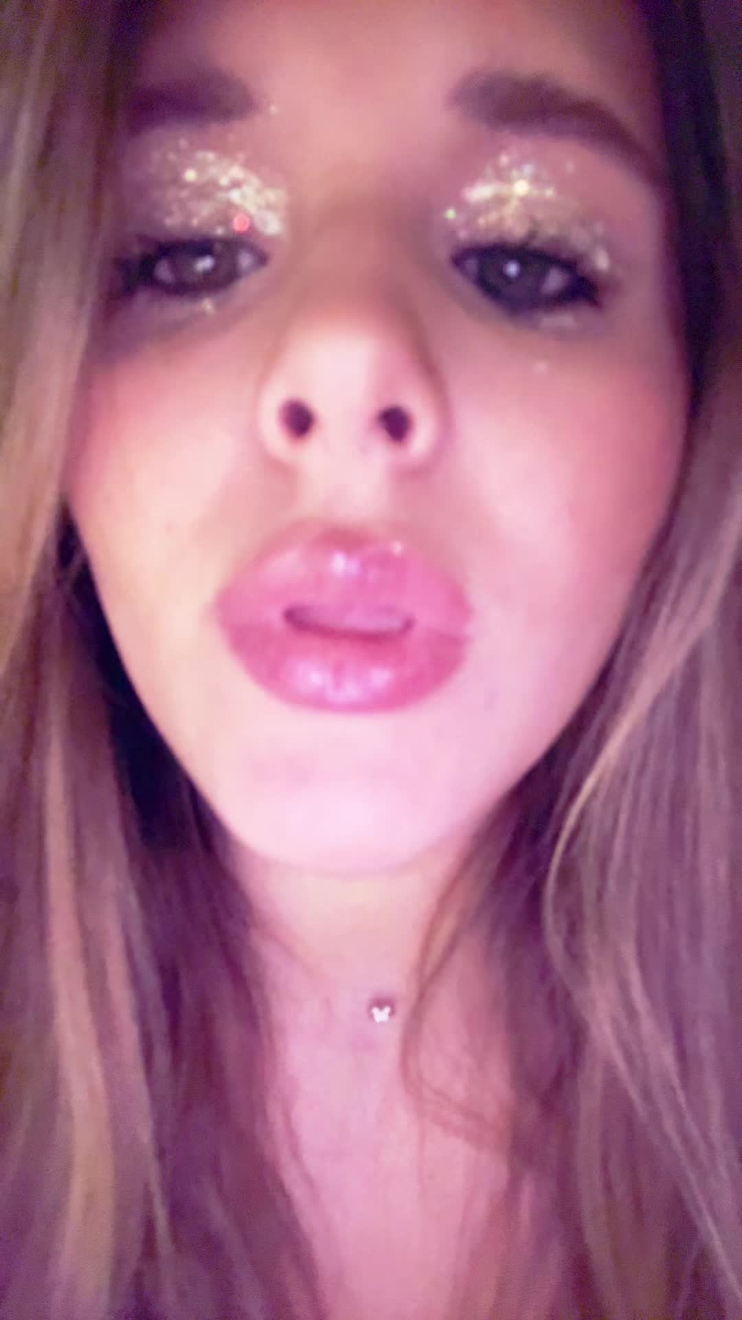 @💋