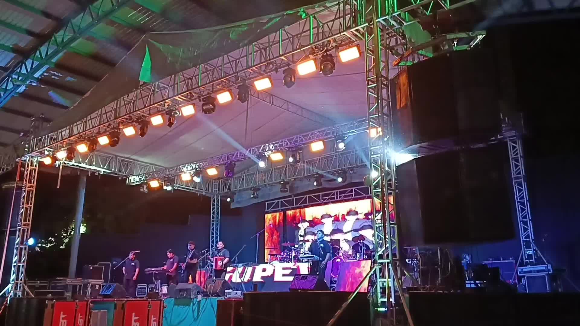 @LosGuPer