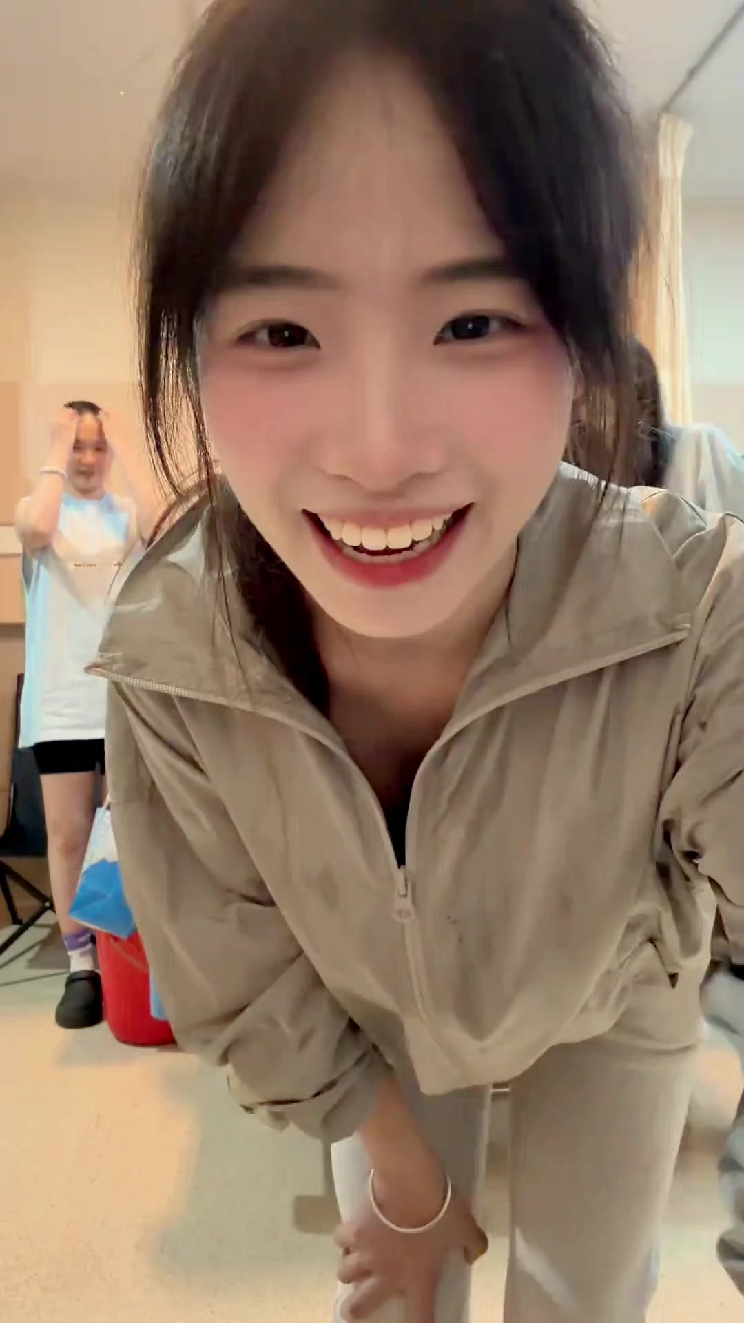 @Lì Yán(丽妍)