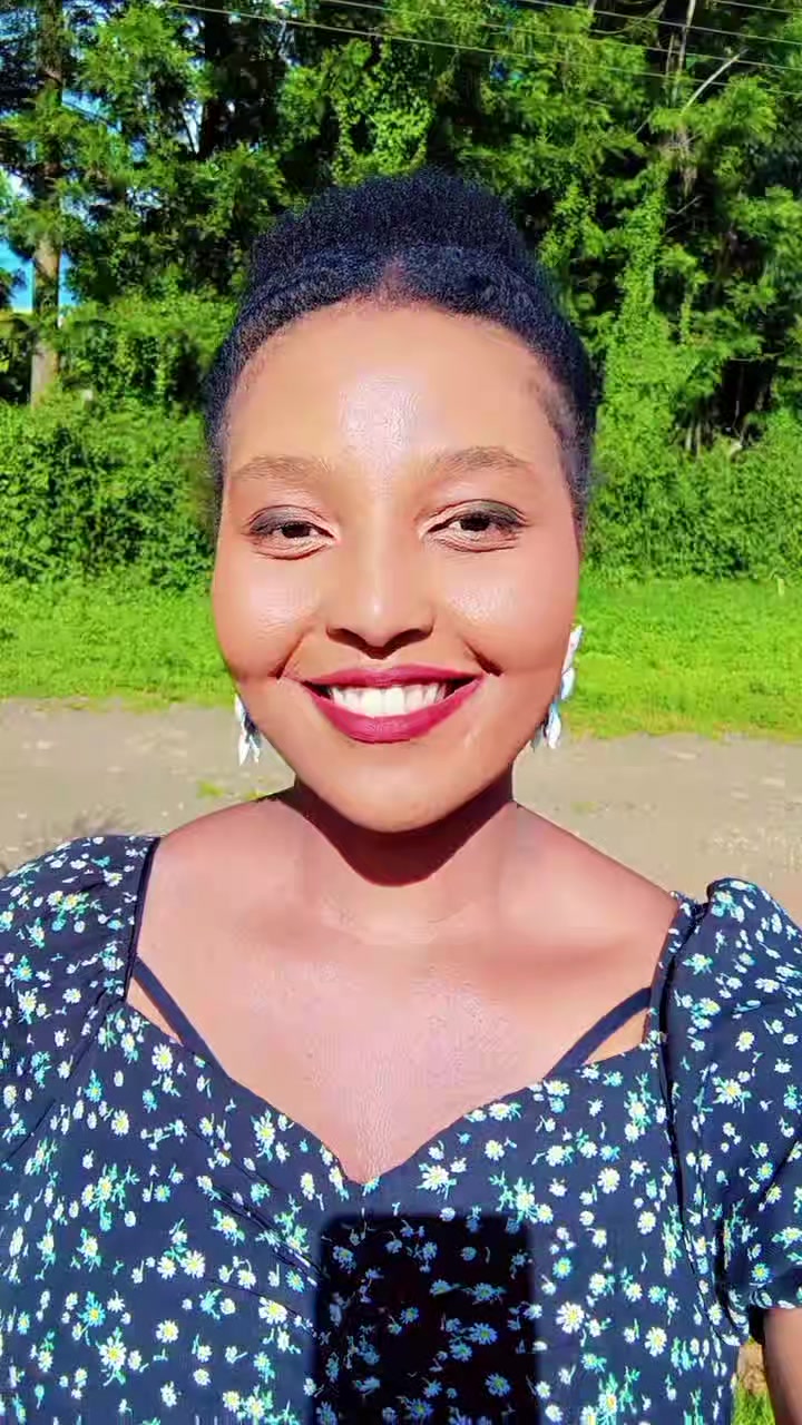 @Charlotte_Mbugua