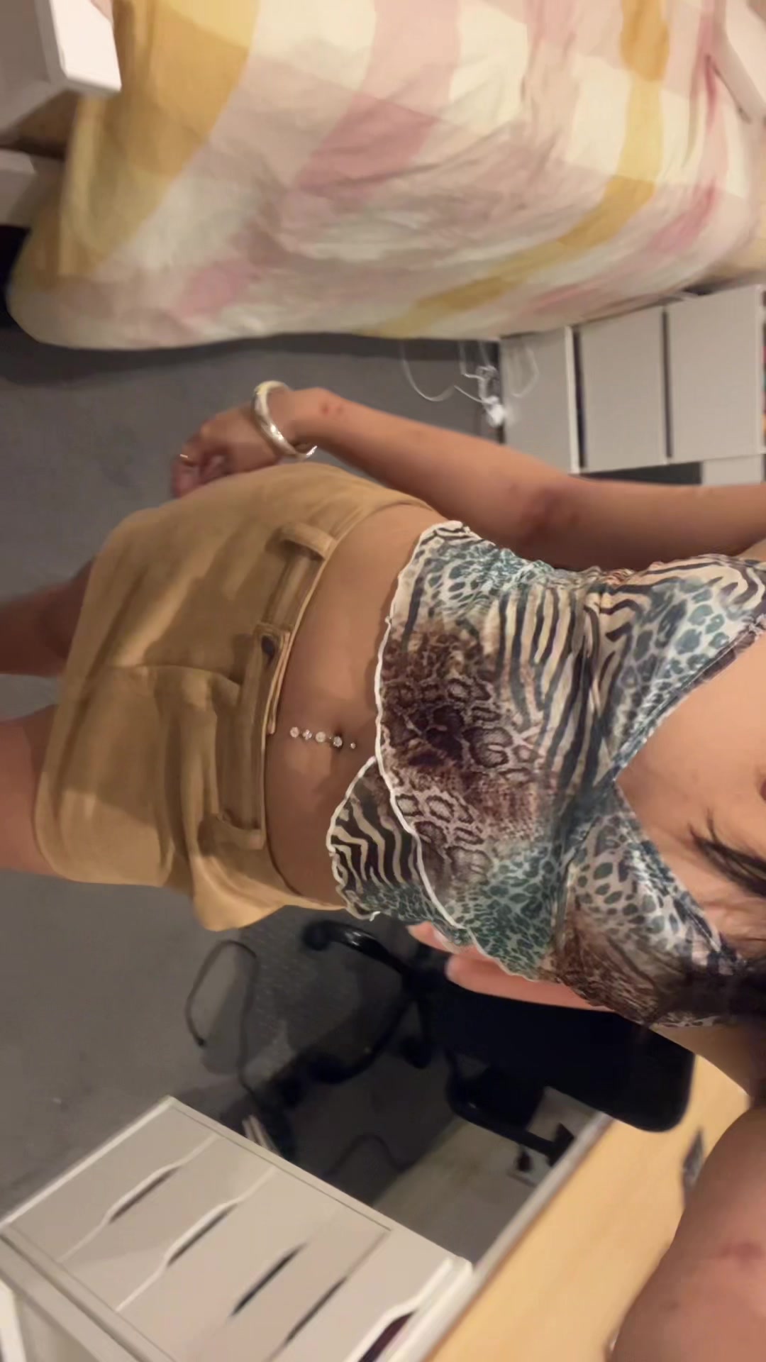 @issyissyyisssyyy