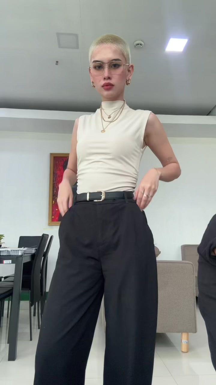 @anniecritchell_