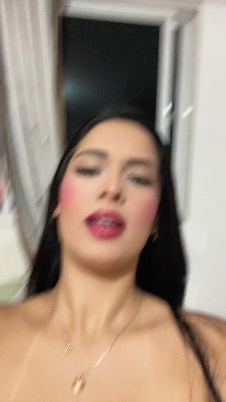 @Adriana alves