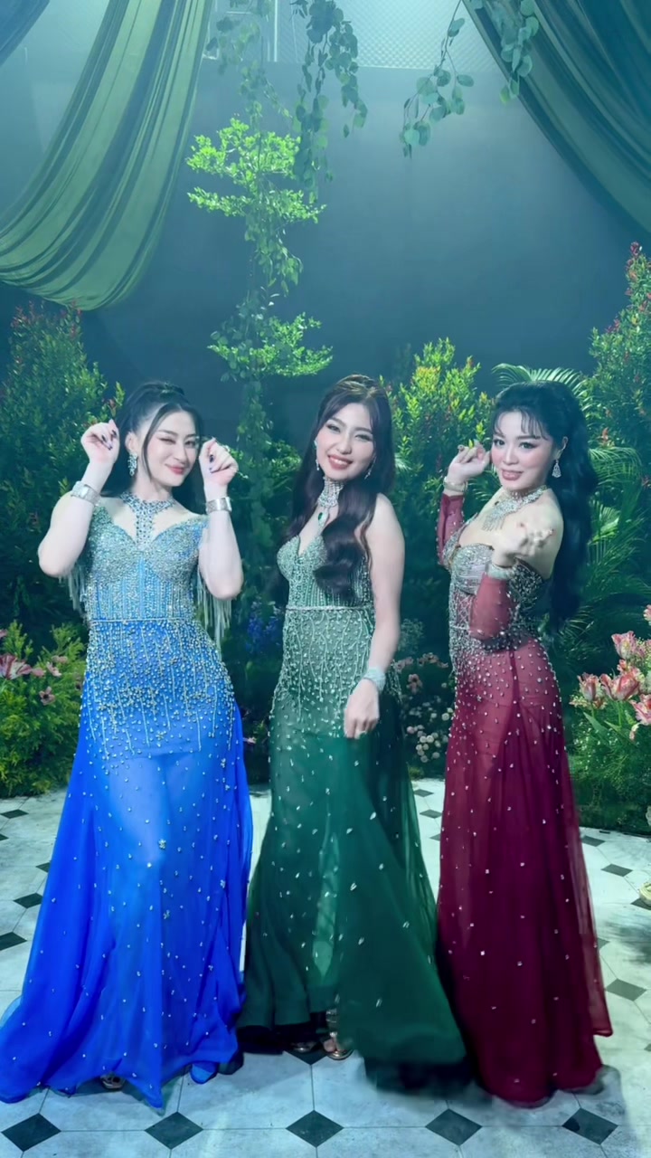 @Lilly Diamond Ygn shop 2