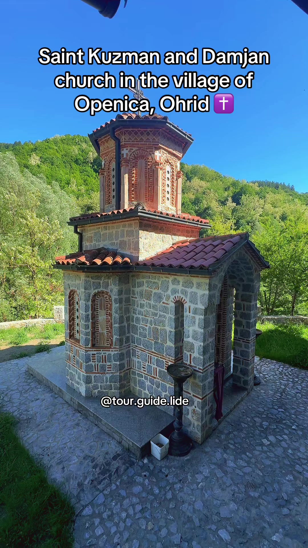 @Tour Guide Macedonia Lide