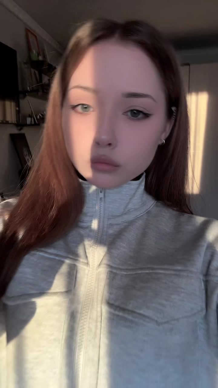 @Viaris