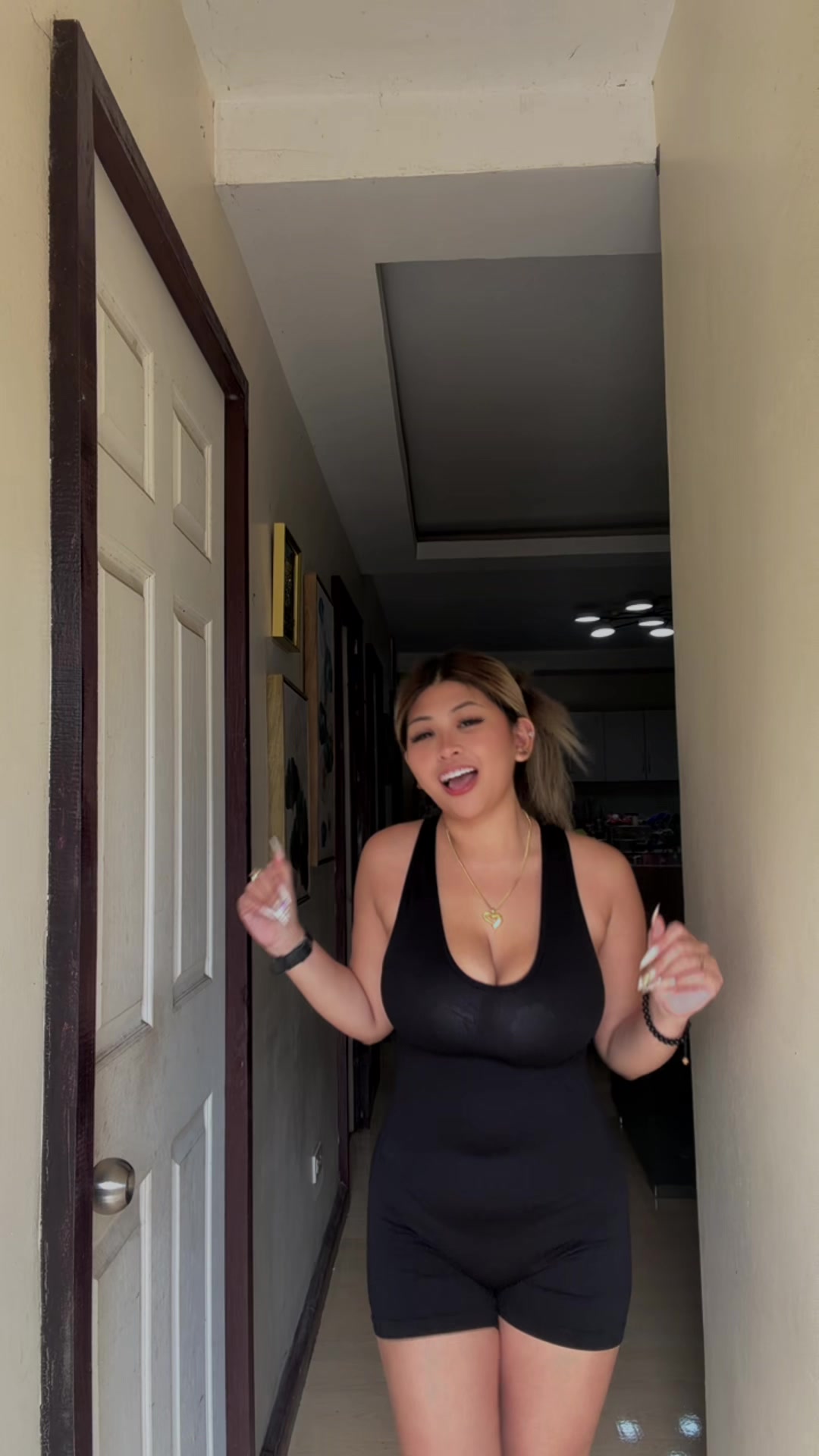 @RoxxieA