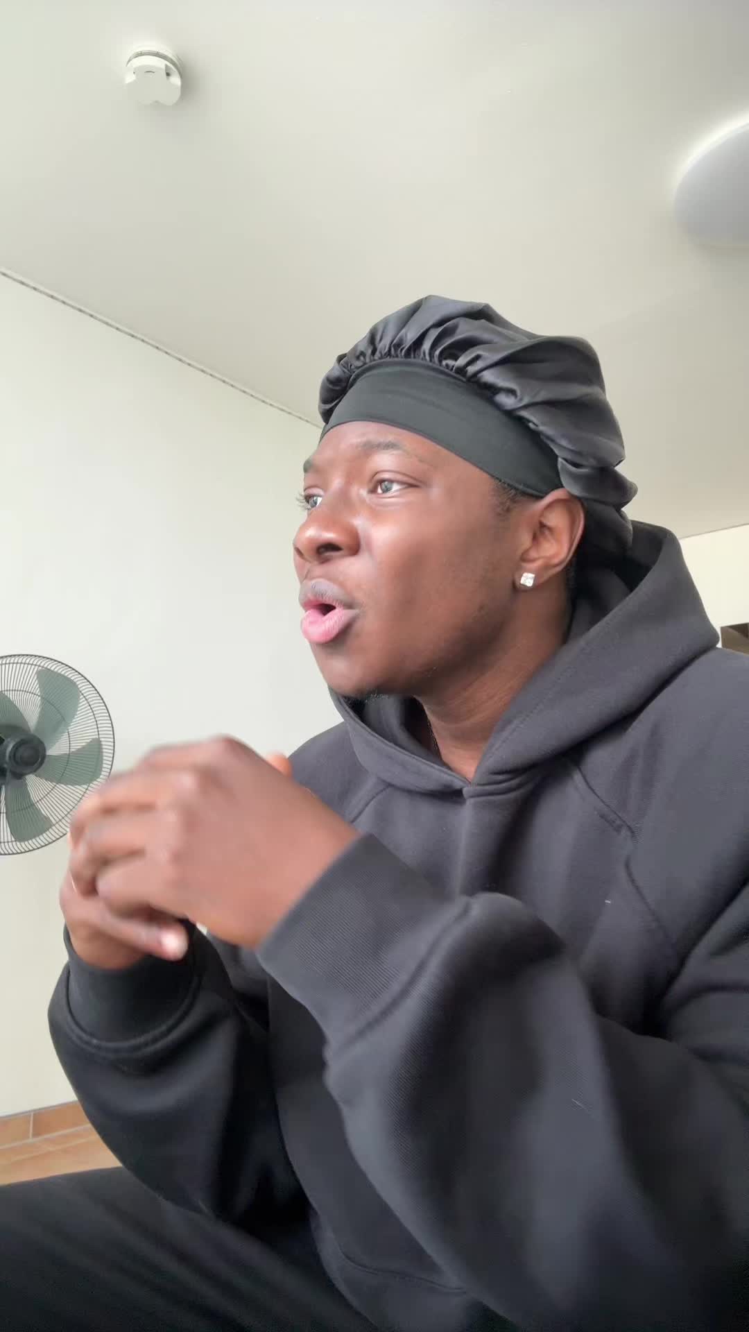 @J9