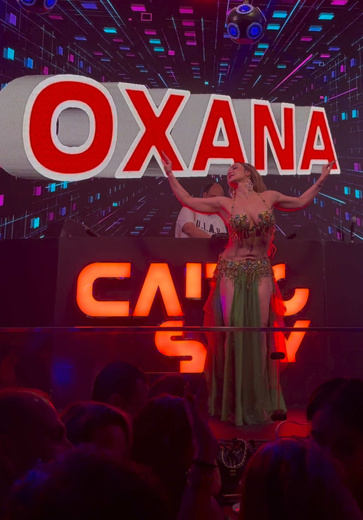 @Oxana Bazaeva