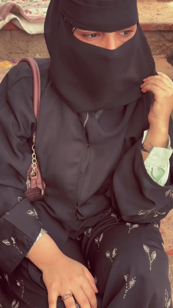@❣️عائشہ❣️