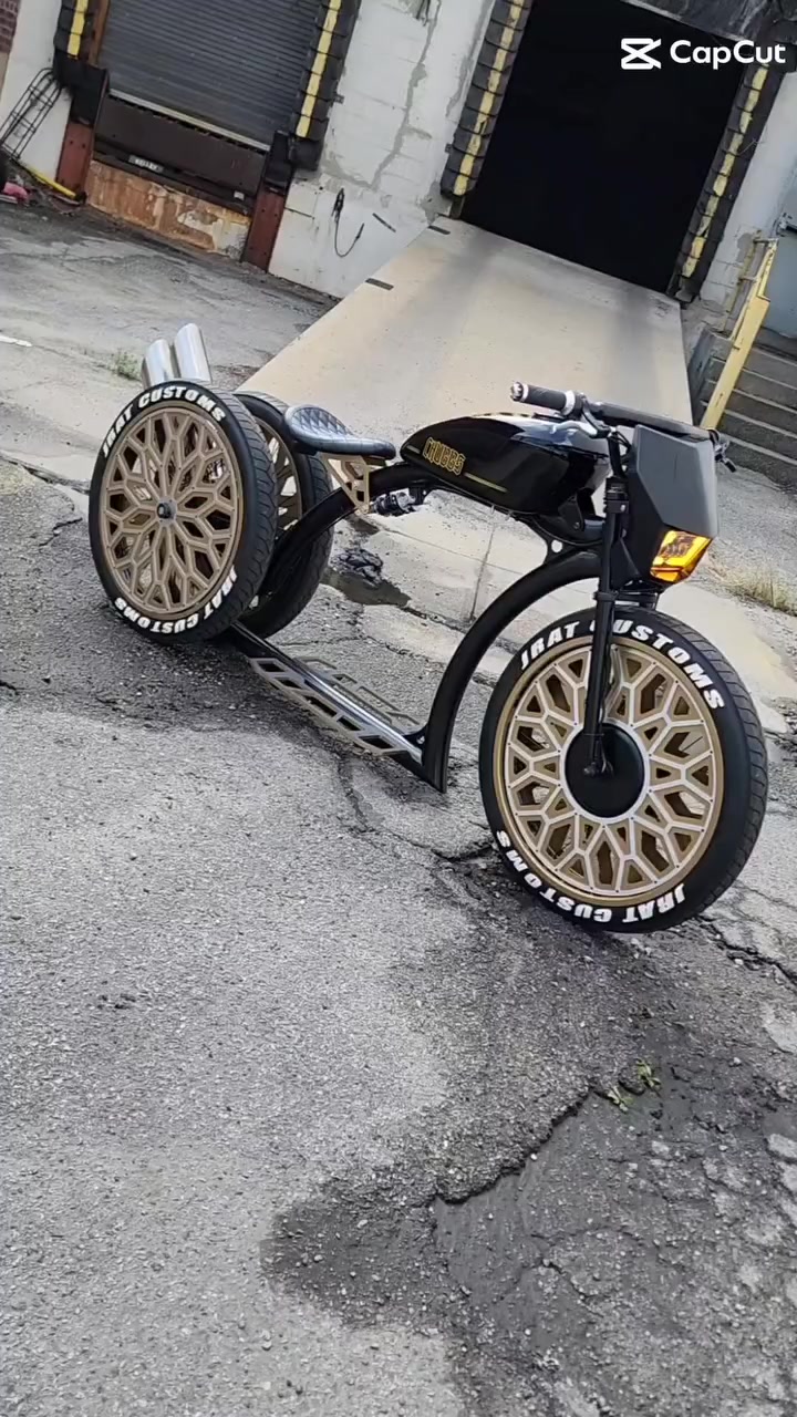 @Jrat Custom E-Bikes