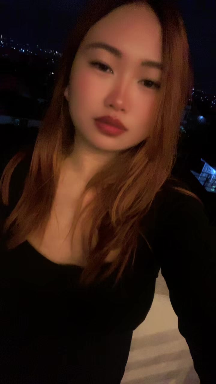 @🦦