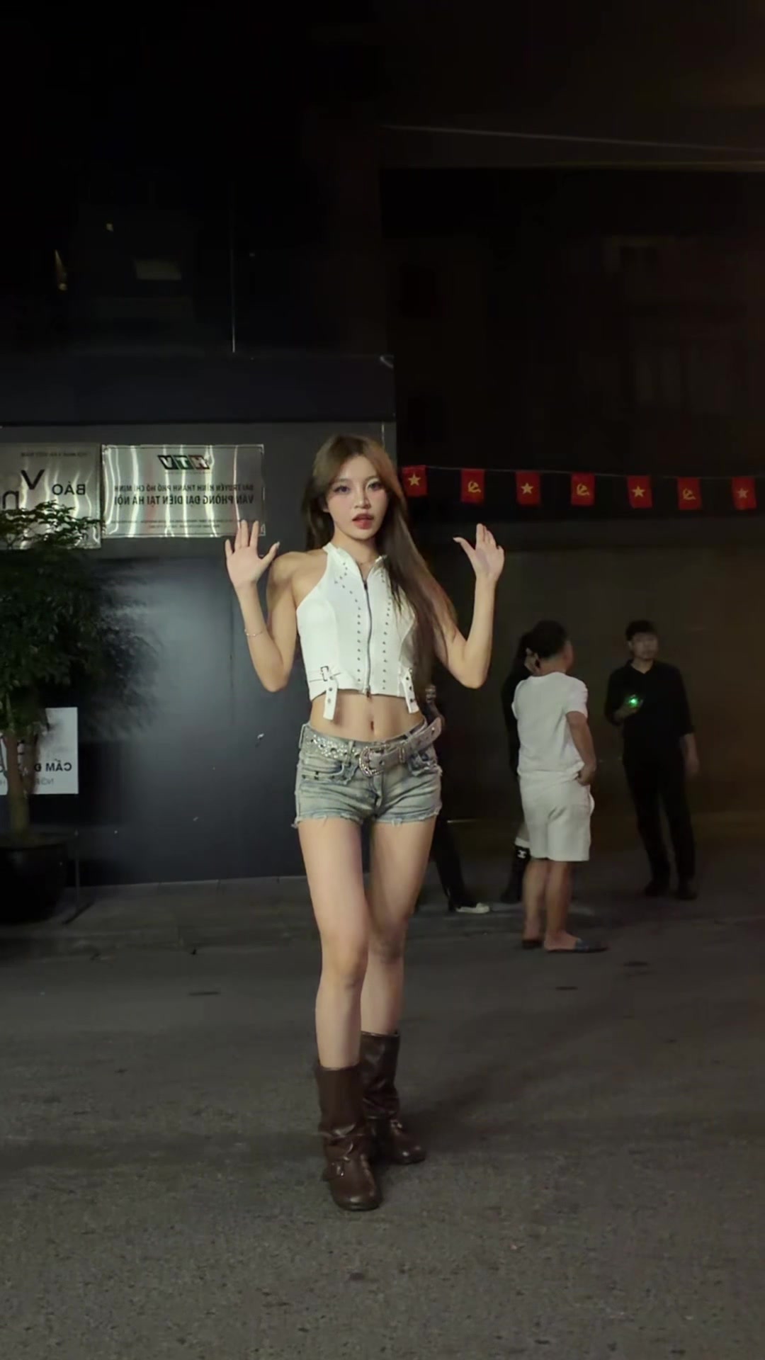 @Hoàng Ngọc Khánh Linh