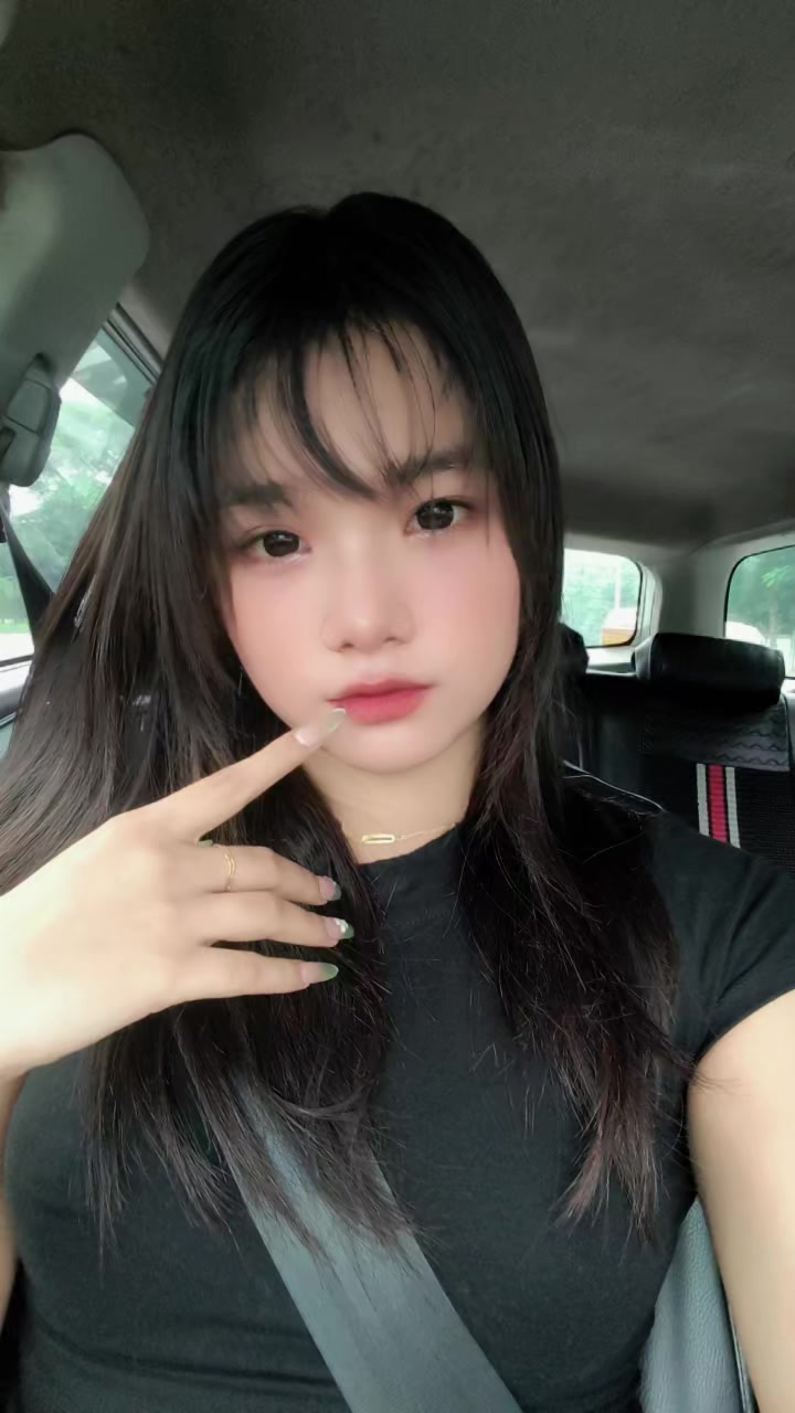 @Mãy🐼