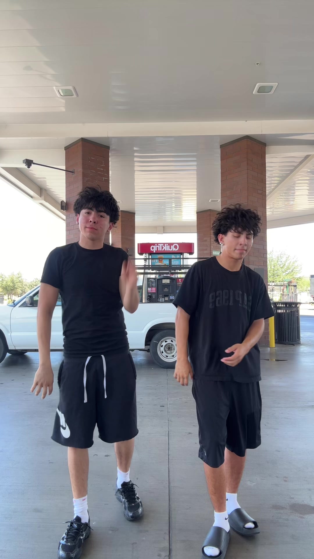 @Ant🪖