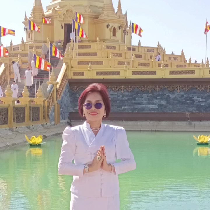 @រ័ត្ន មុនី