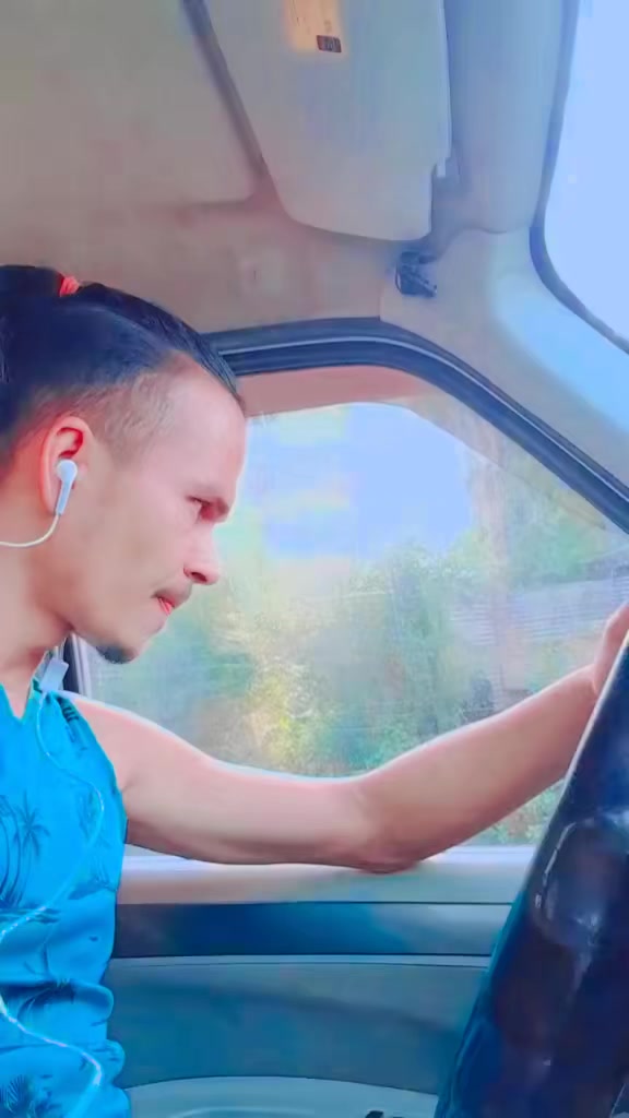 @तिम्रो याद्ले सताएको छ सानु😭?