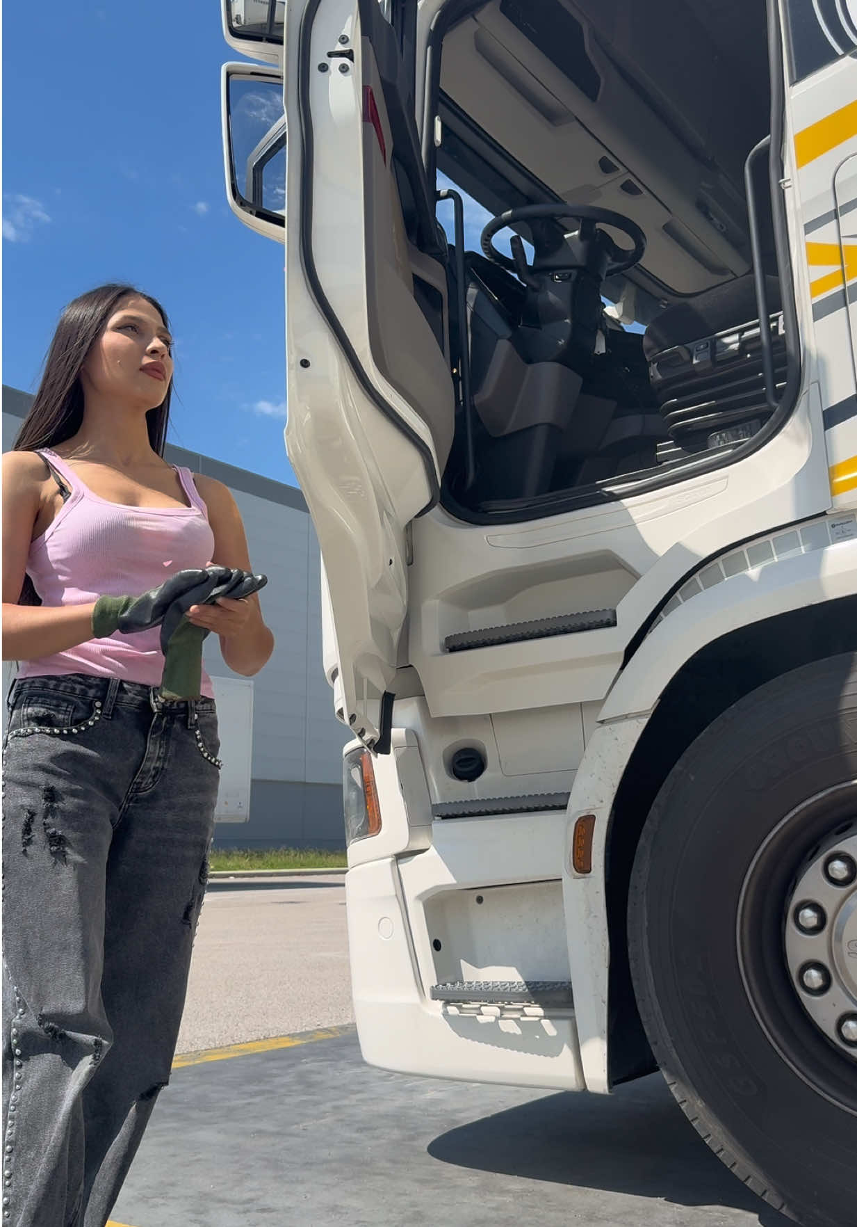 @R O X 🚛🌻