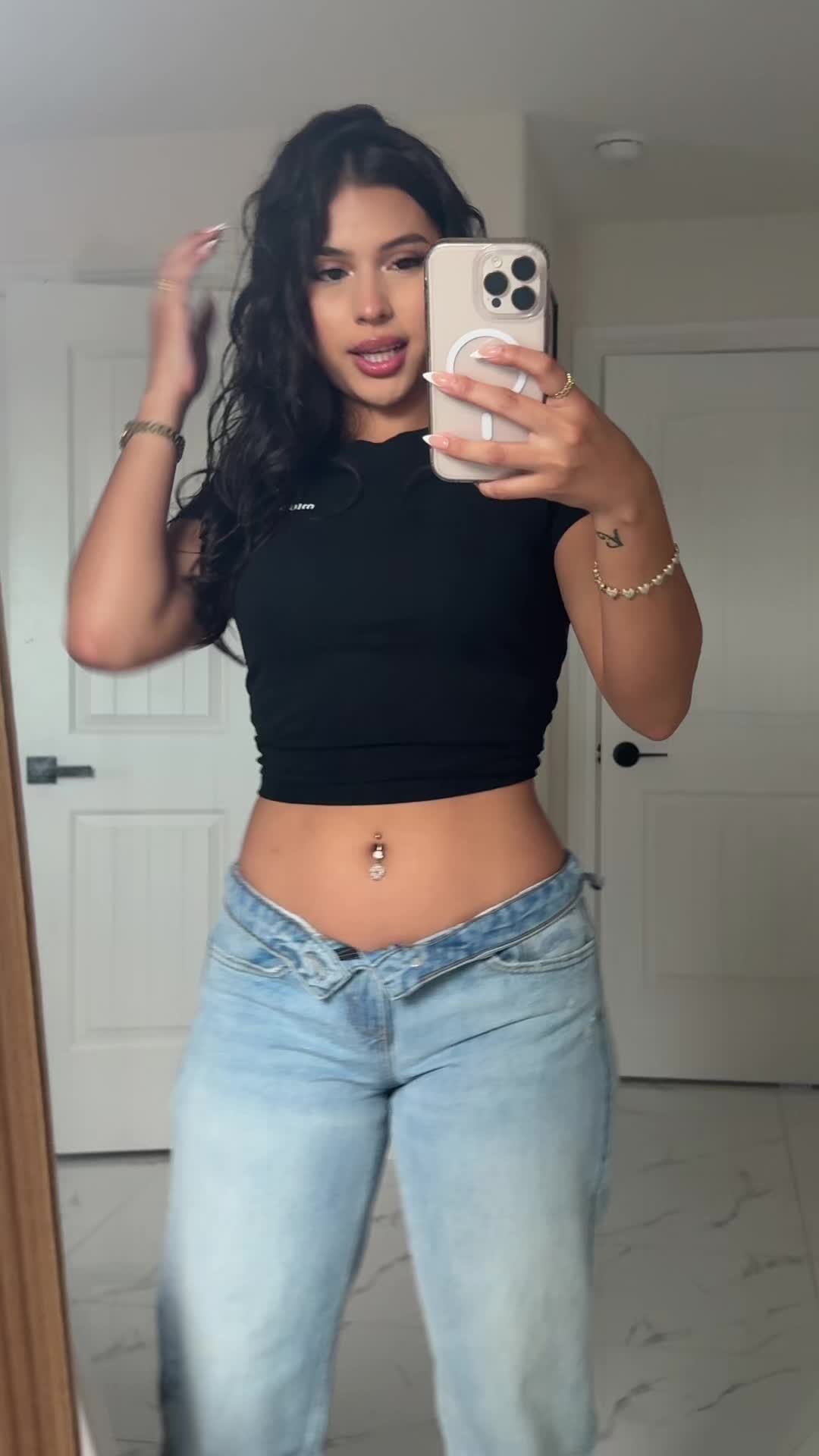 @lifeofanahi