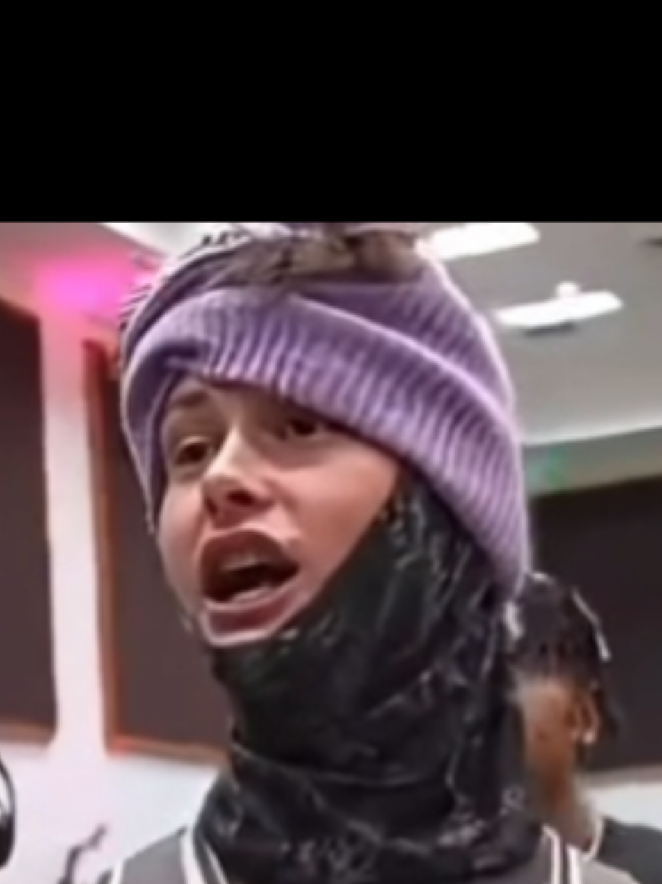 @Dilly 😬👈