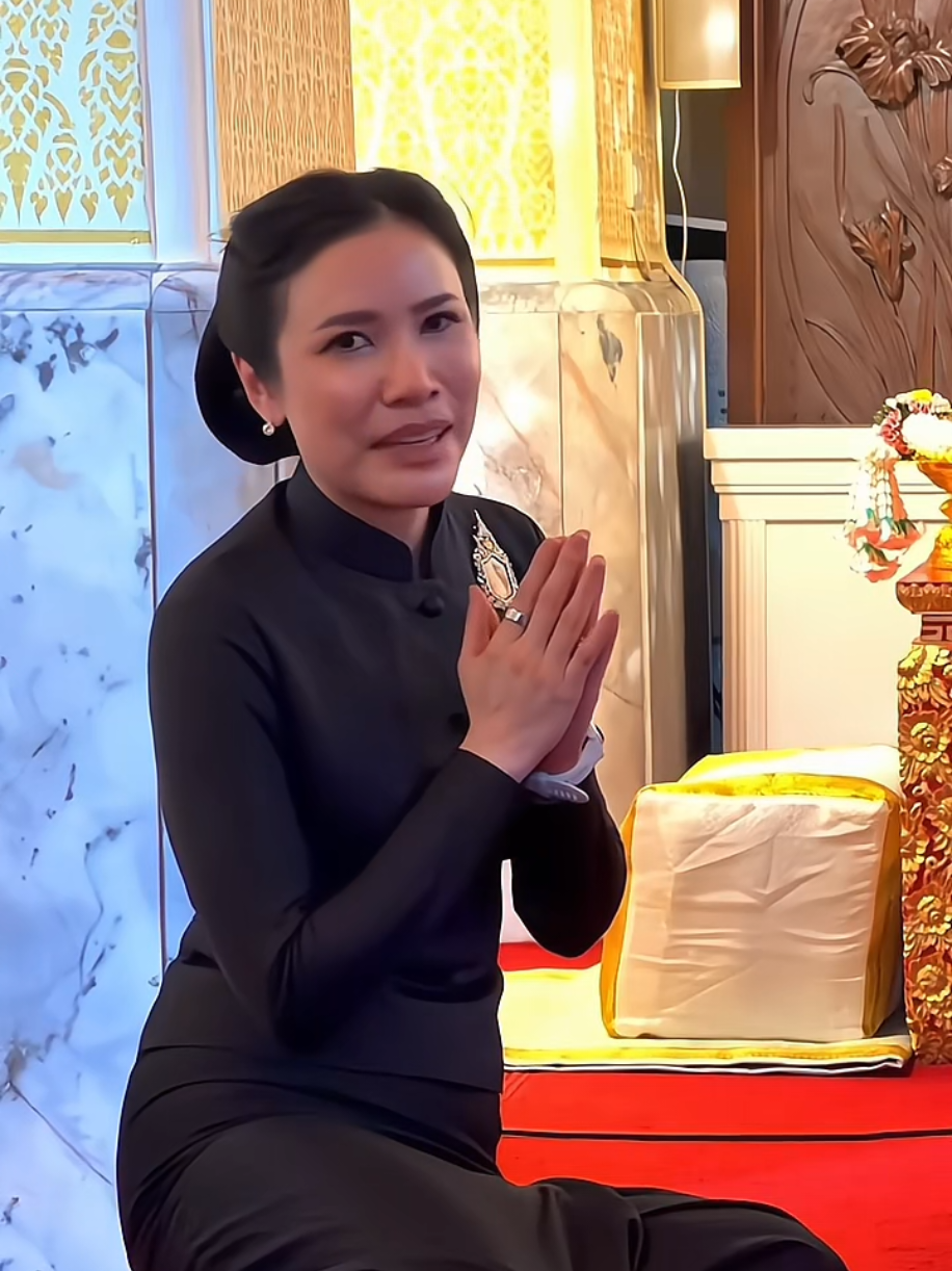 @รักเจ้าคุณพระ "สินีนาถ"