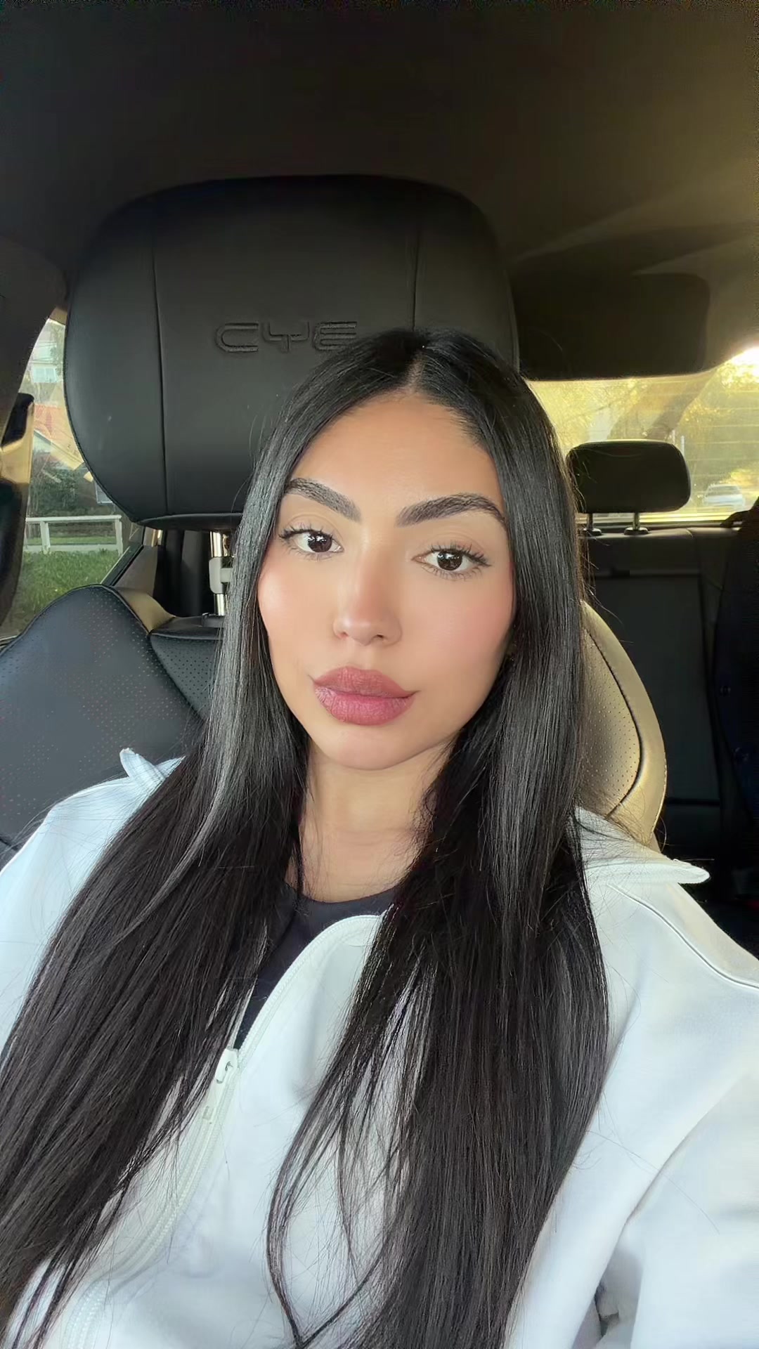 @Yasmiino_
