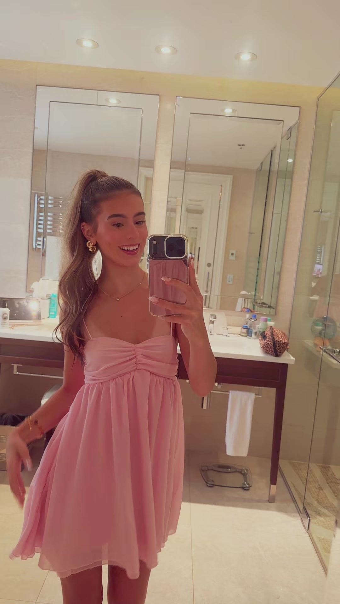 @NICOLE VIOLET