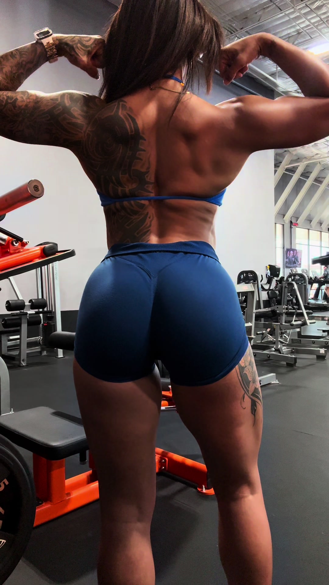 @ibuildbaddies
