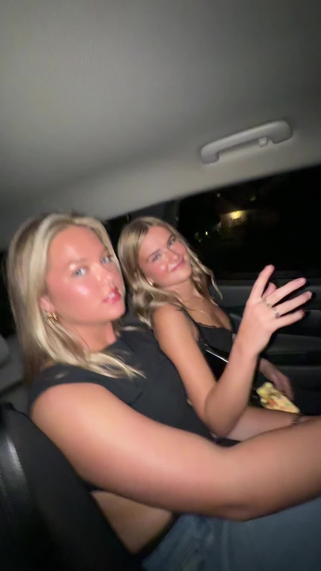 @🫣
