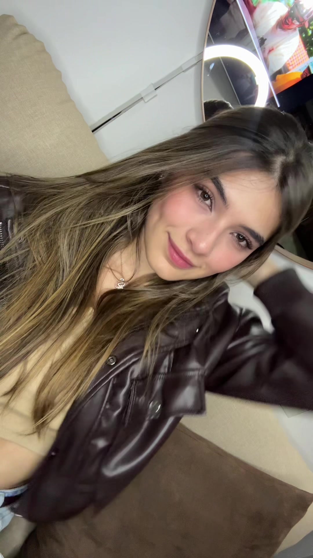 @Nana Ballesteros🦊 🐈⬛