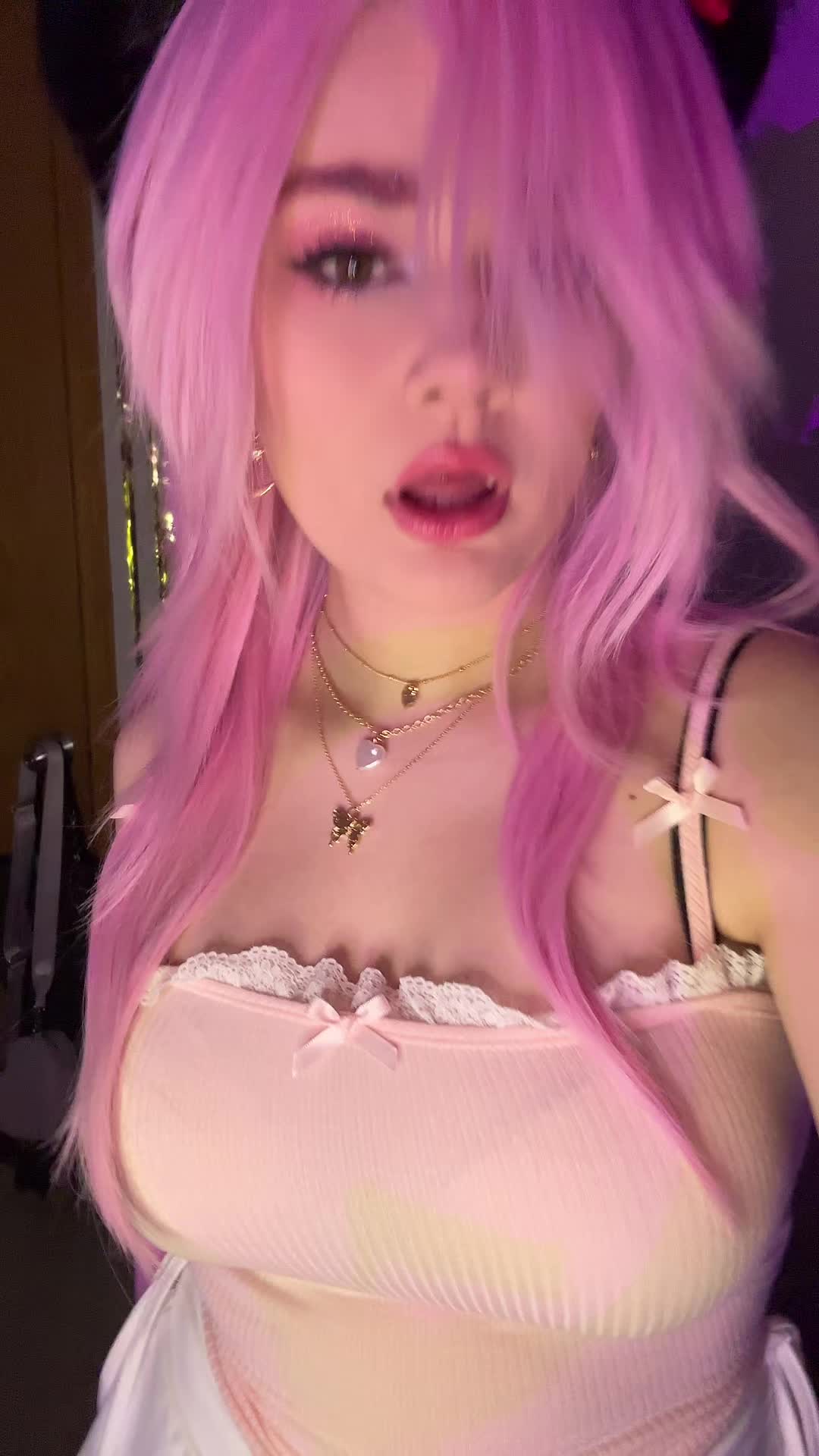 @Bee<3 (Spam)