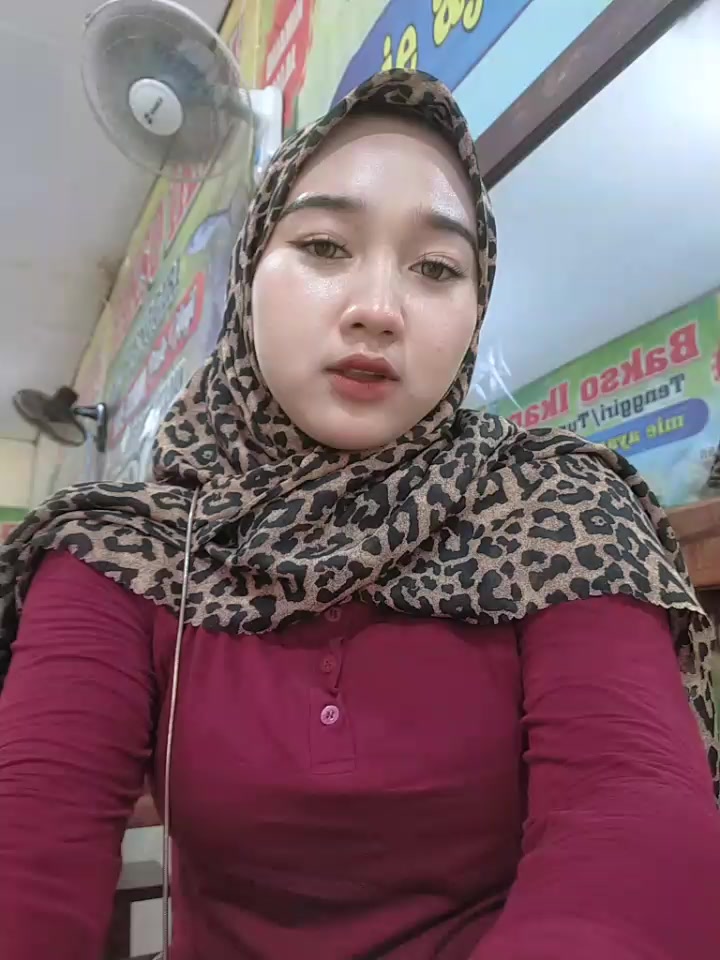 @(jeni&reg;️)