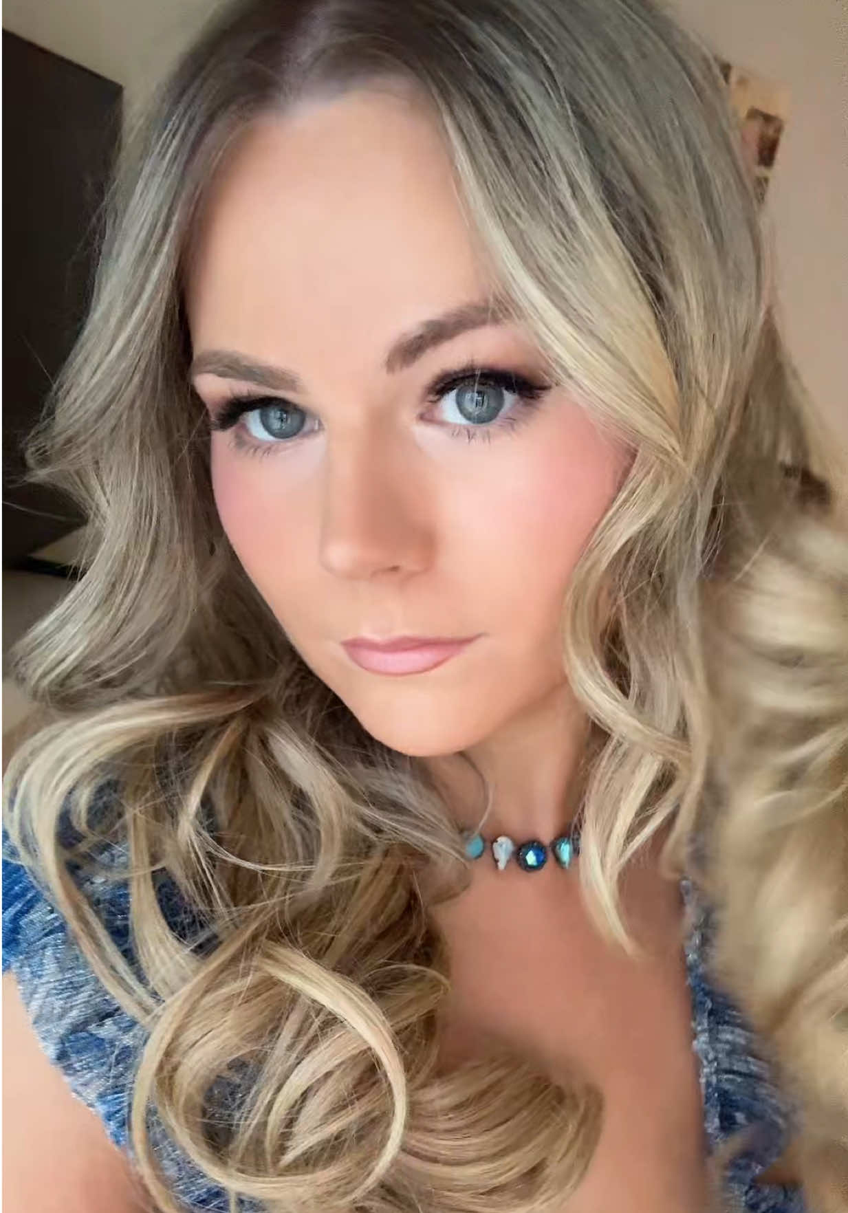 @EmspensiveEmily