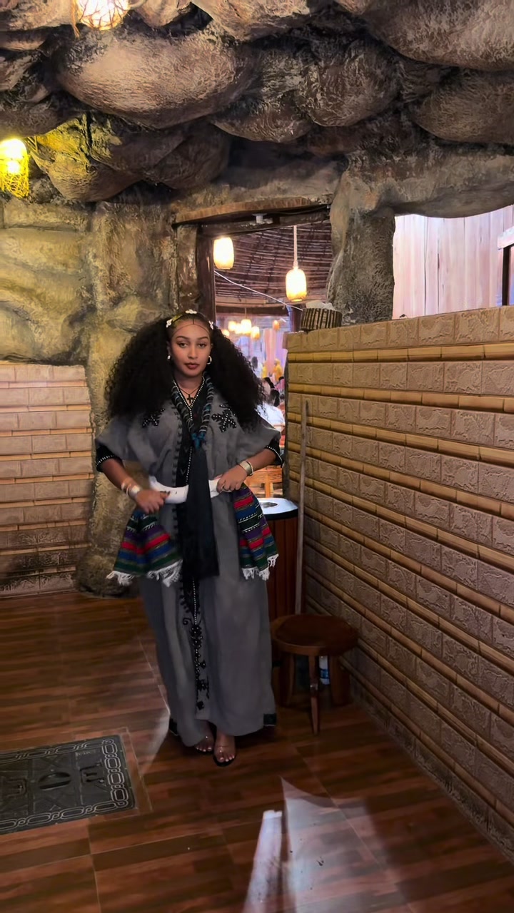 @አትሮንስ 🧚♀️🕊️🦅