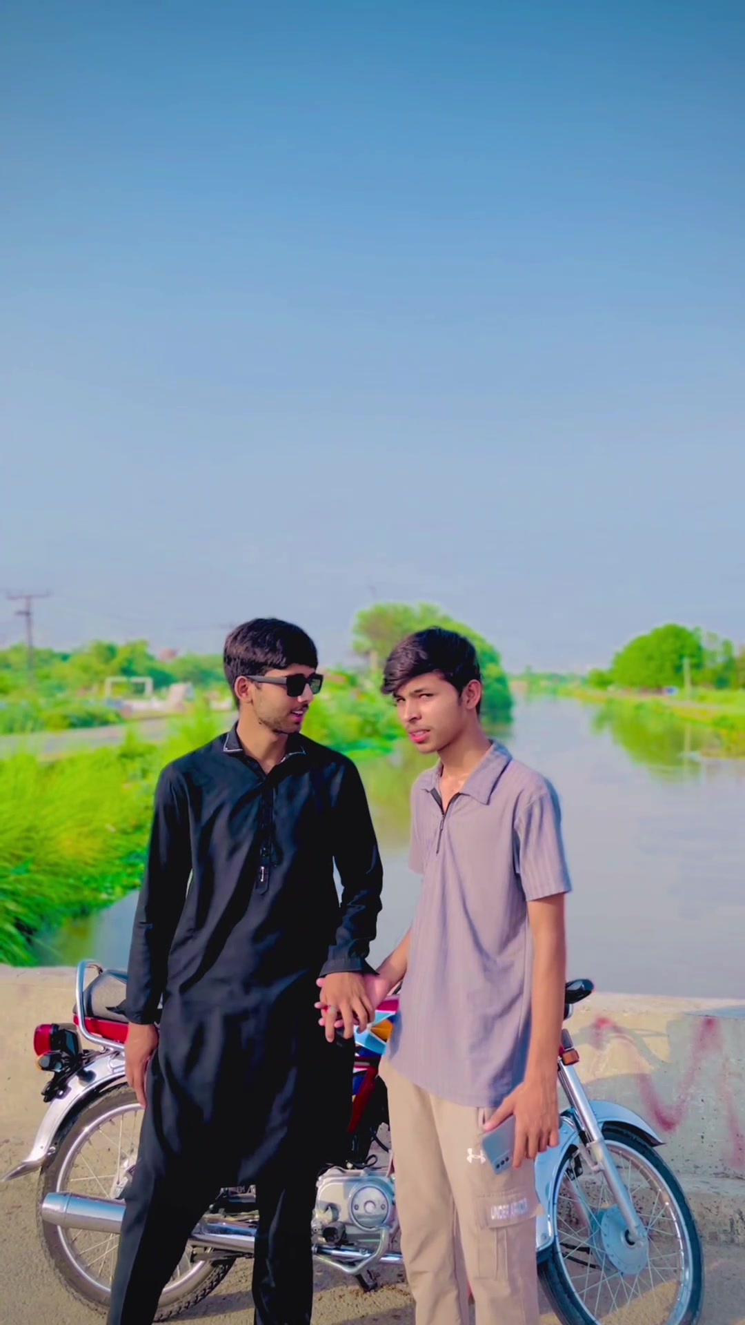 @🥂سیٹھ حسنین ⚖️