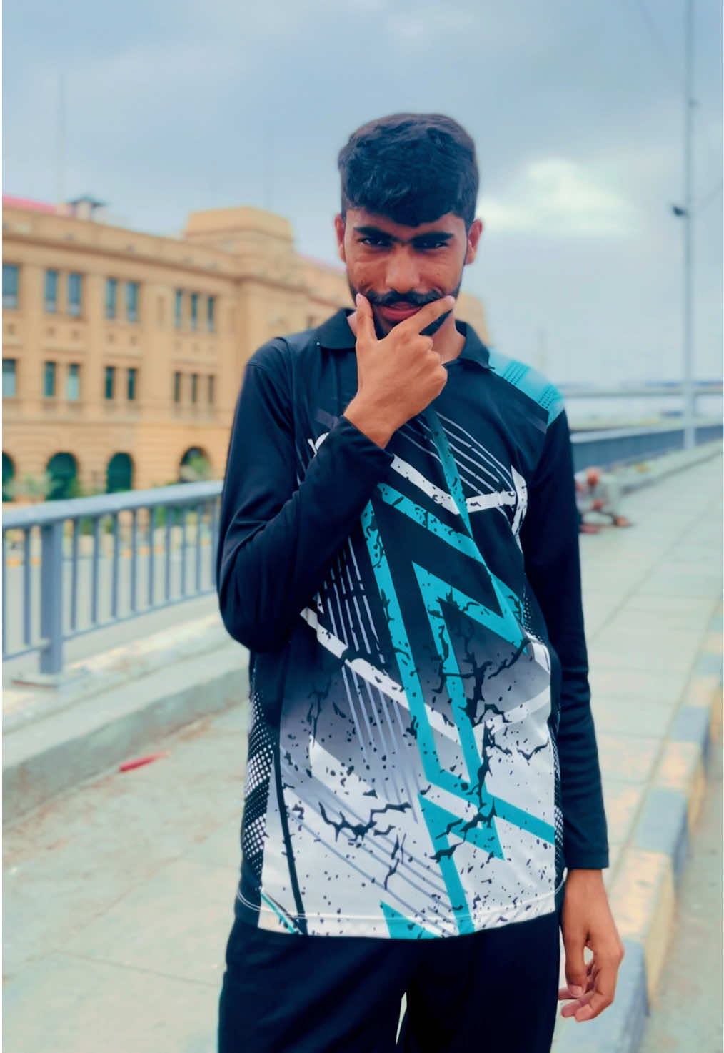 @𝐒𝐇𝐎𝐌𝐀𝐋𝐈𝐊