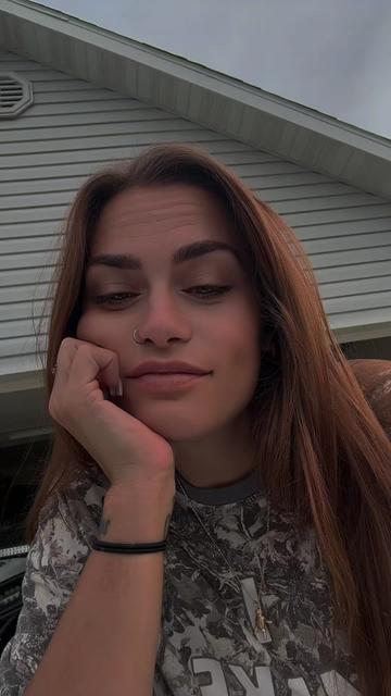 @Holly 🖤