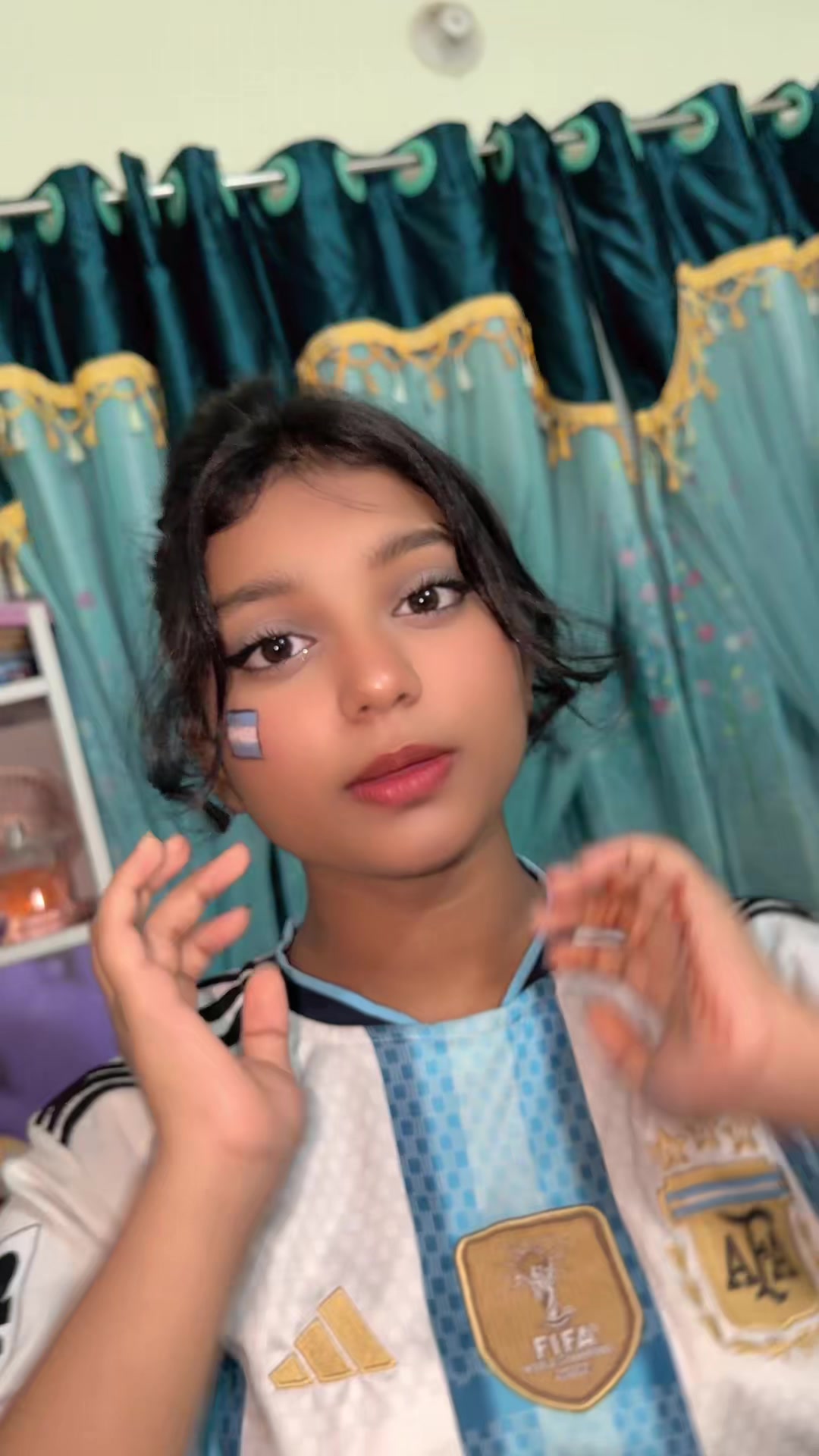 @Sara Vlogs