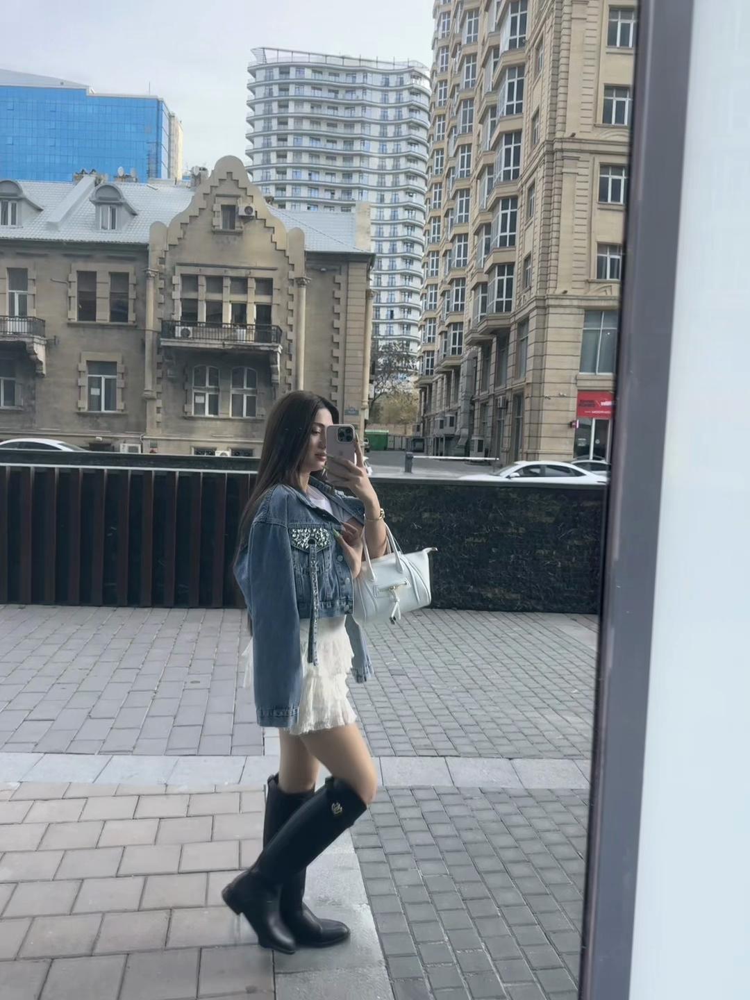 @𝑨 𝑨