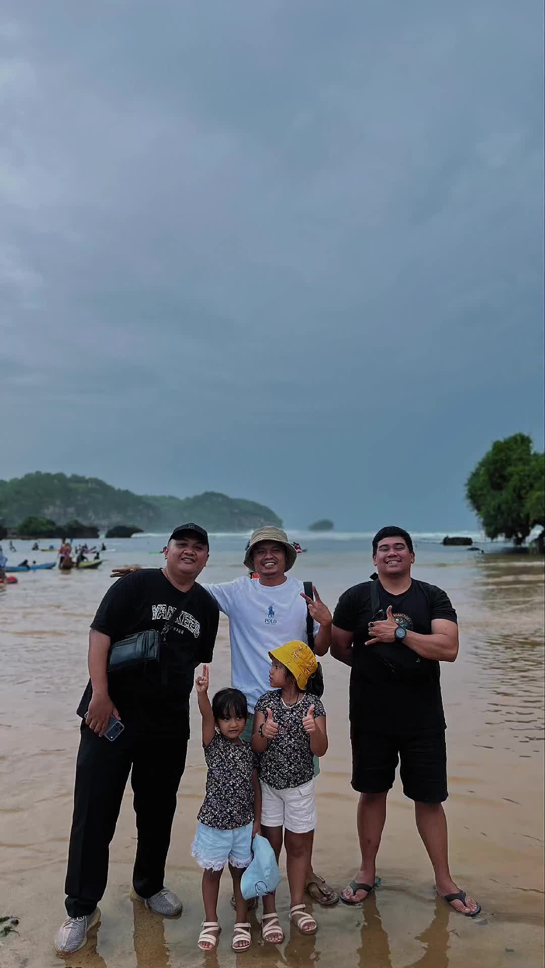 @Sebut saja R