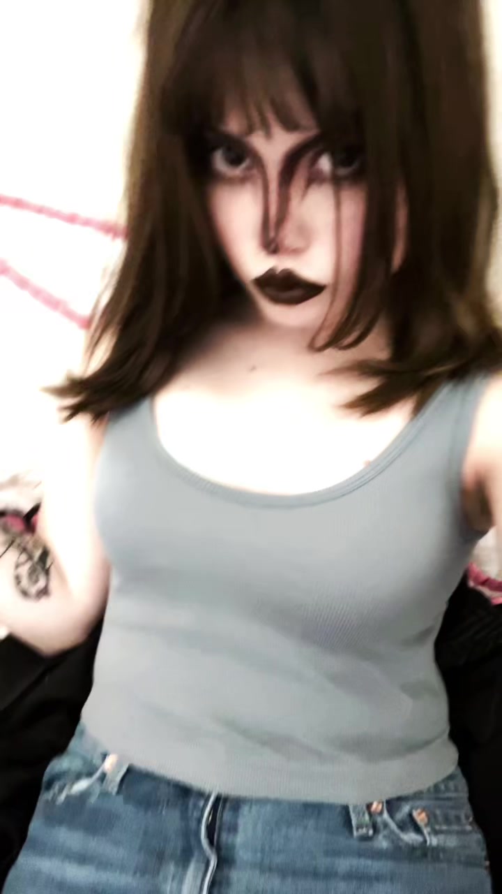 @𝐸𝓂𝒾