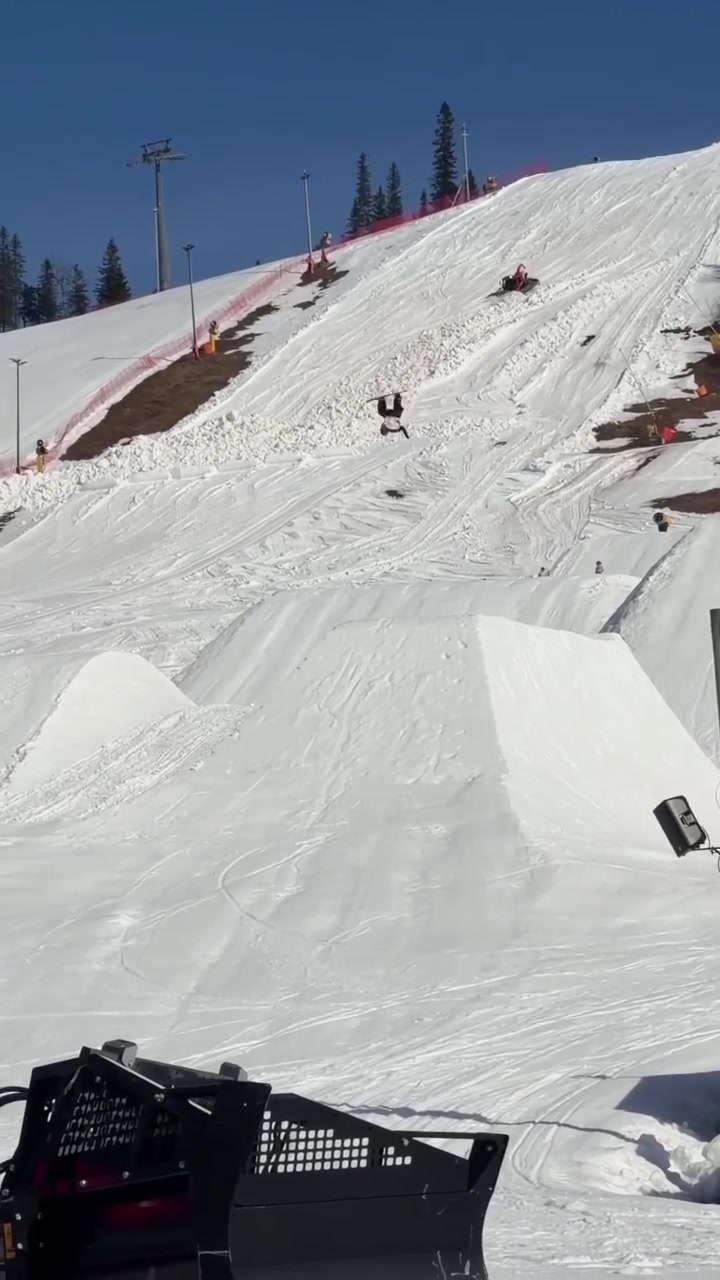 @Snowboarder_MBM
