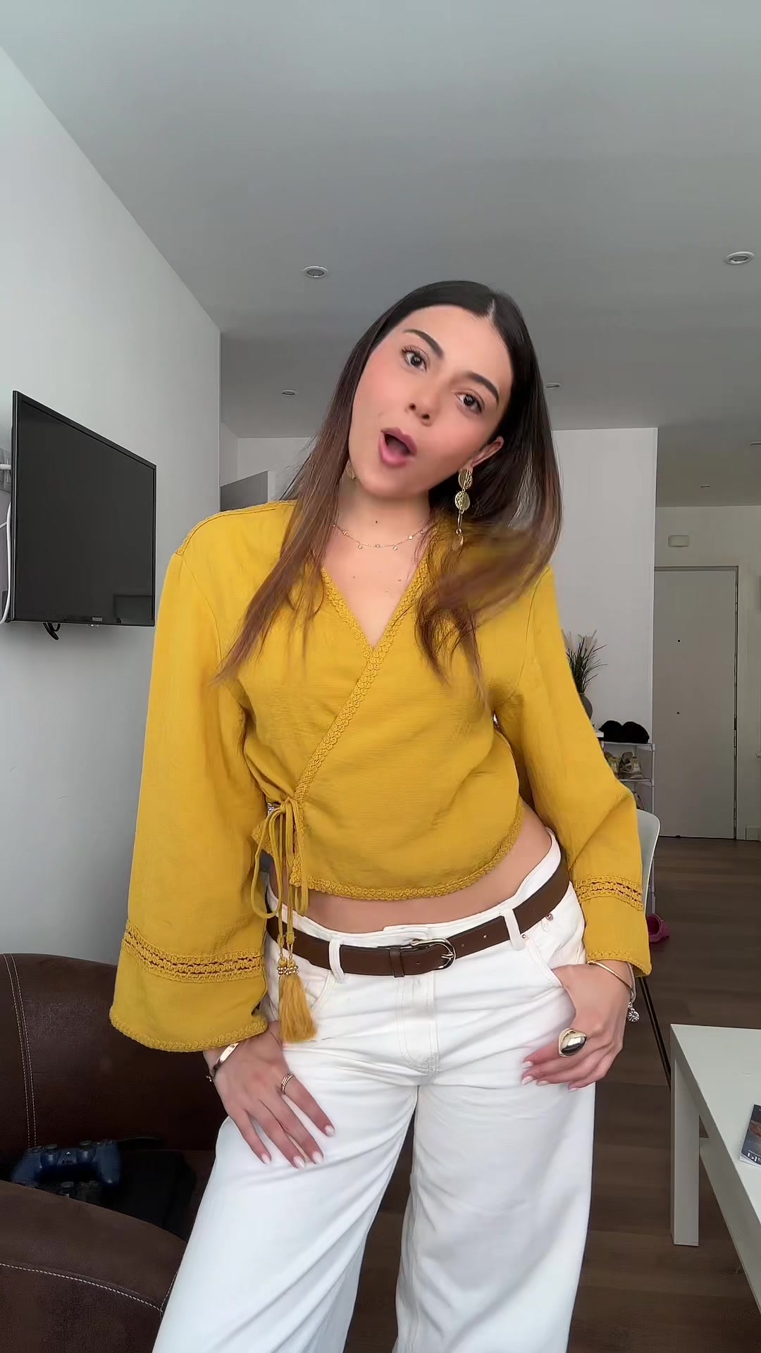 @adrianaleivaac