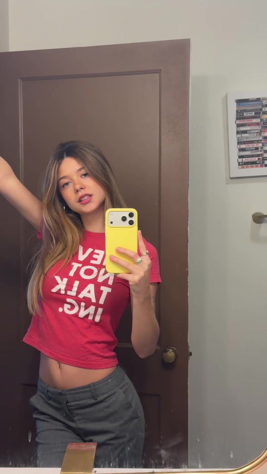@skyskysofly