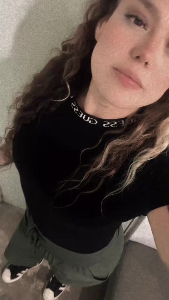 @ℳℯ𝓇ℯ𝓁𝓎𝓃 ℒℯℴ𝓃