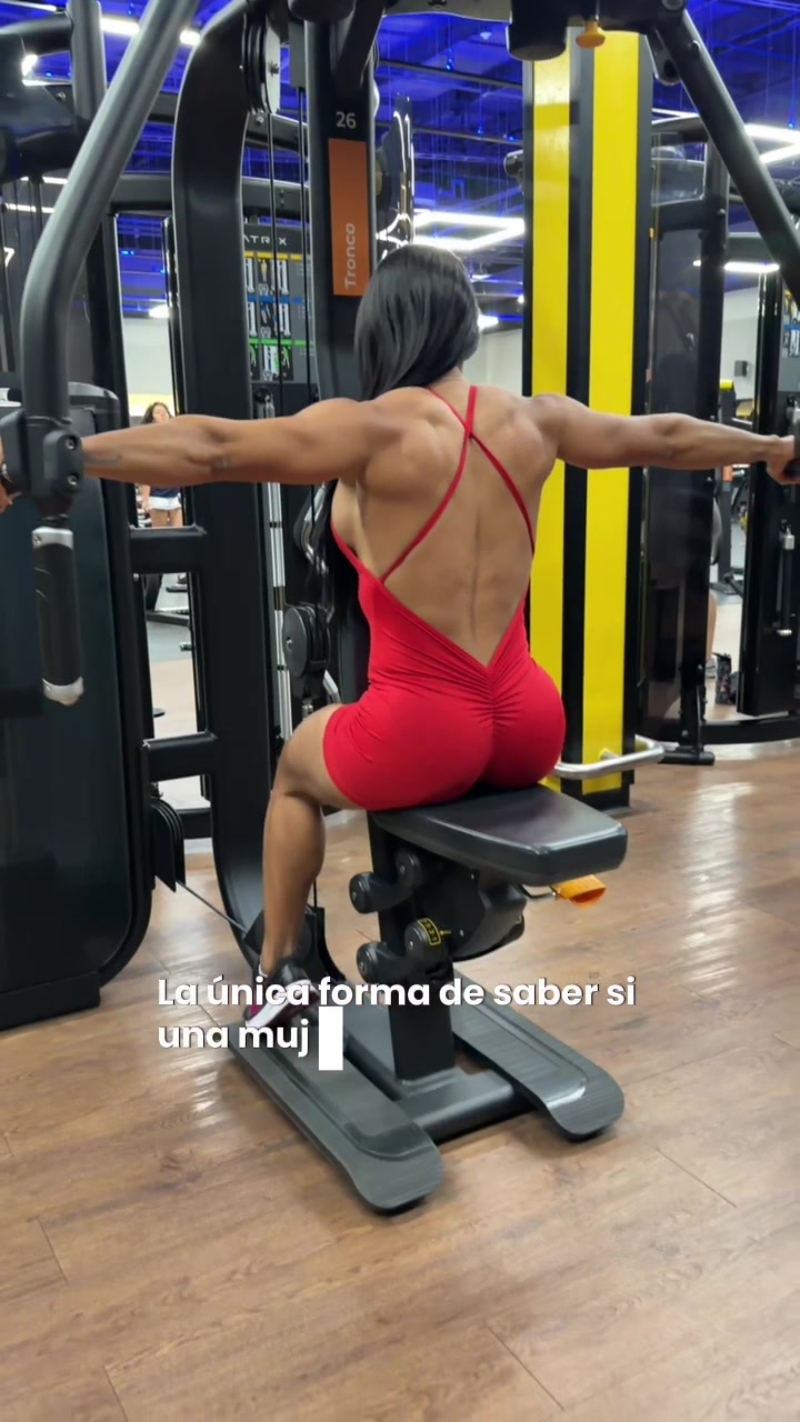 @lillymolinafit