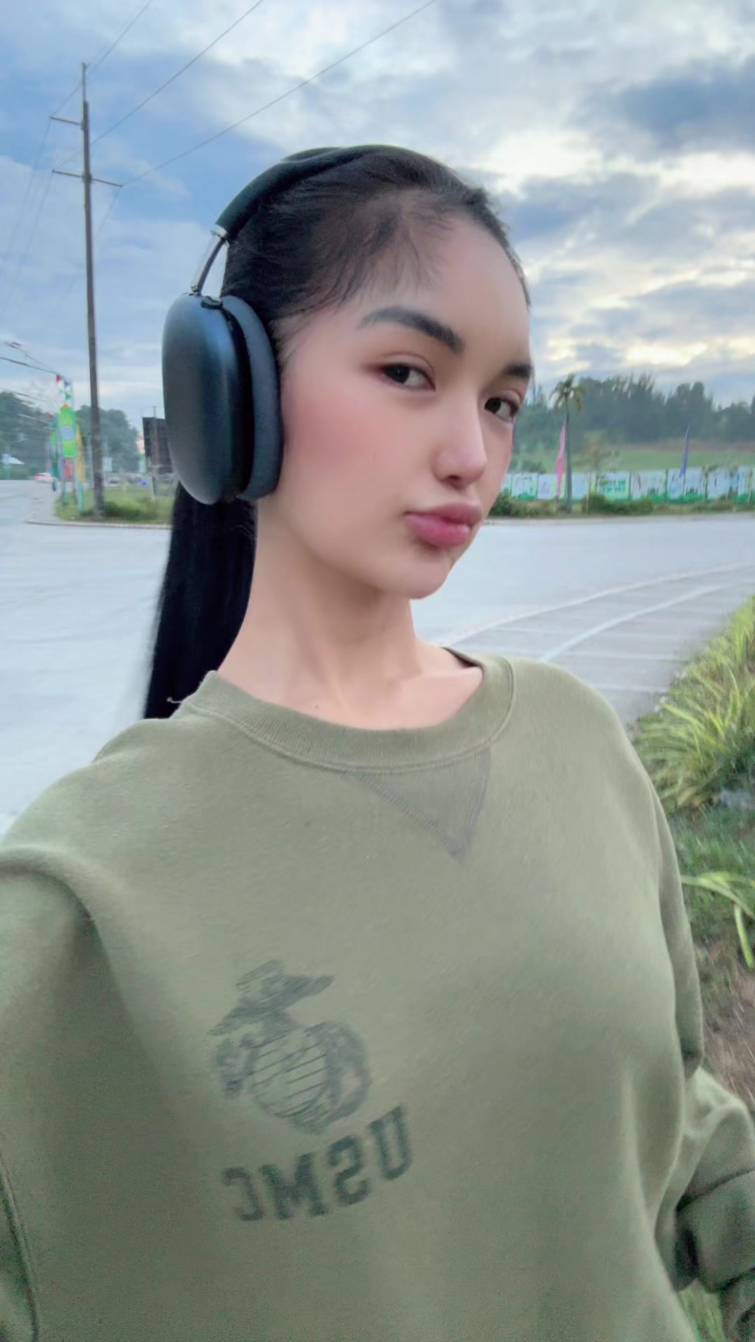 @holly.mo11y