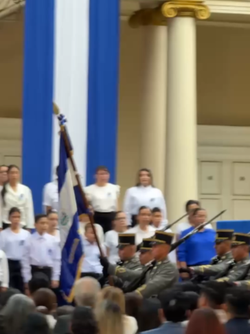 @Noticiero El Salvador